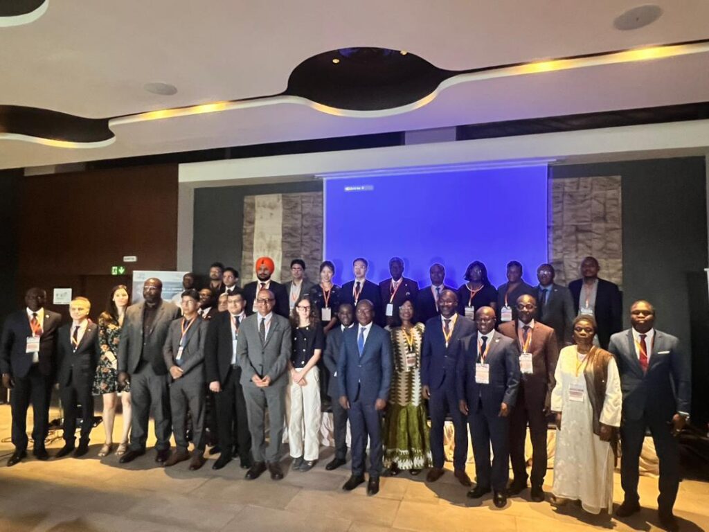 la photo de famille apres la rencontre